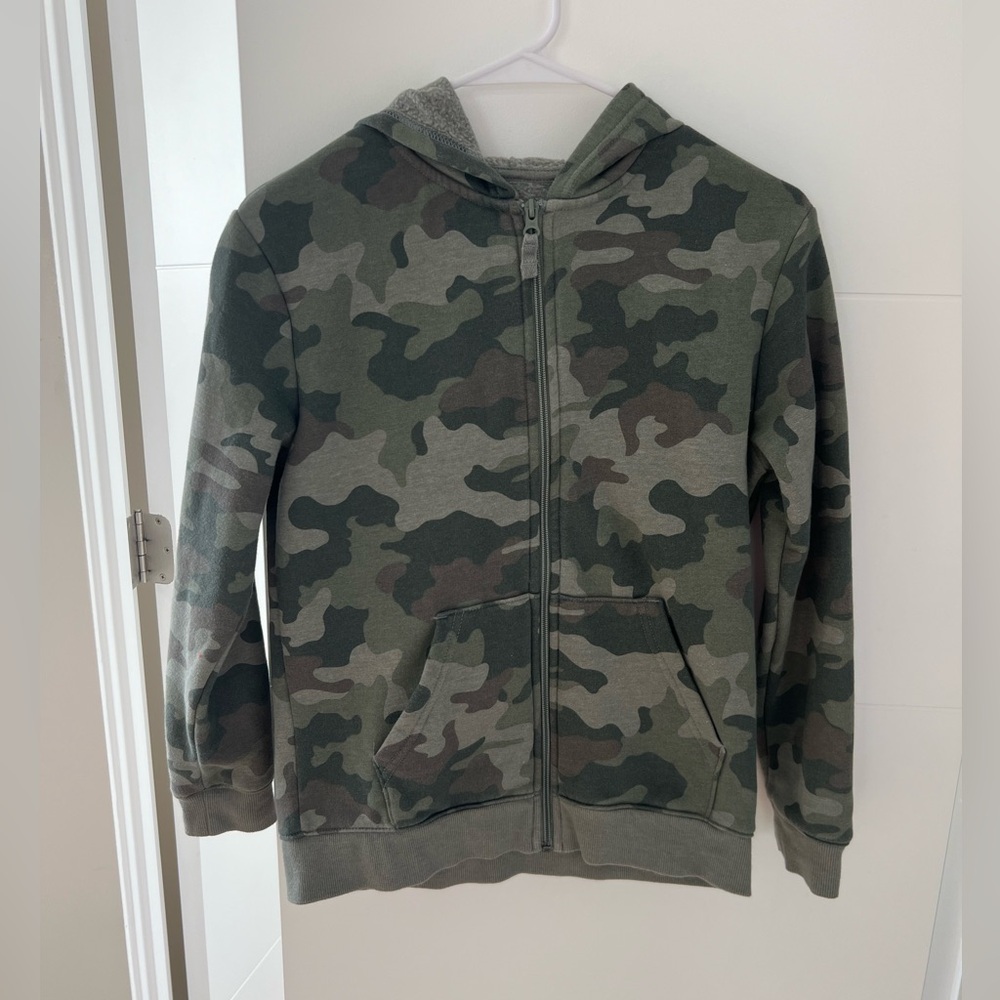 Camo zip up sweatshirt